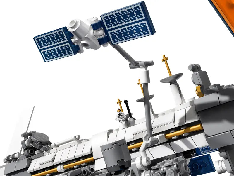 LEGO Ideas 21321 International Space Station Building Kit for Display, 864 Pcs