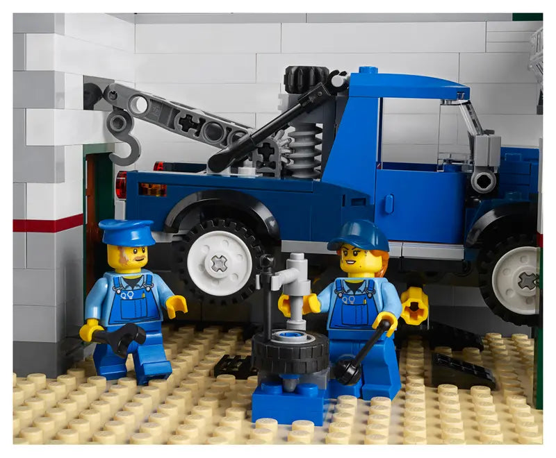 LEGO Creator Expert Corner Garage 10264 Modular Buildings Kit (2569 Pieces)